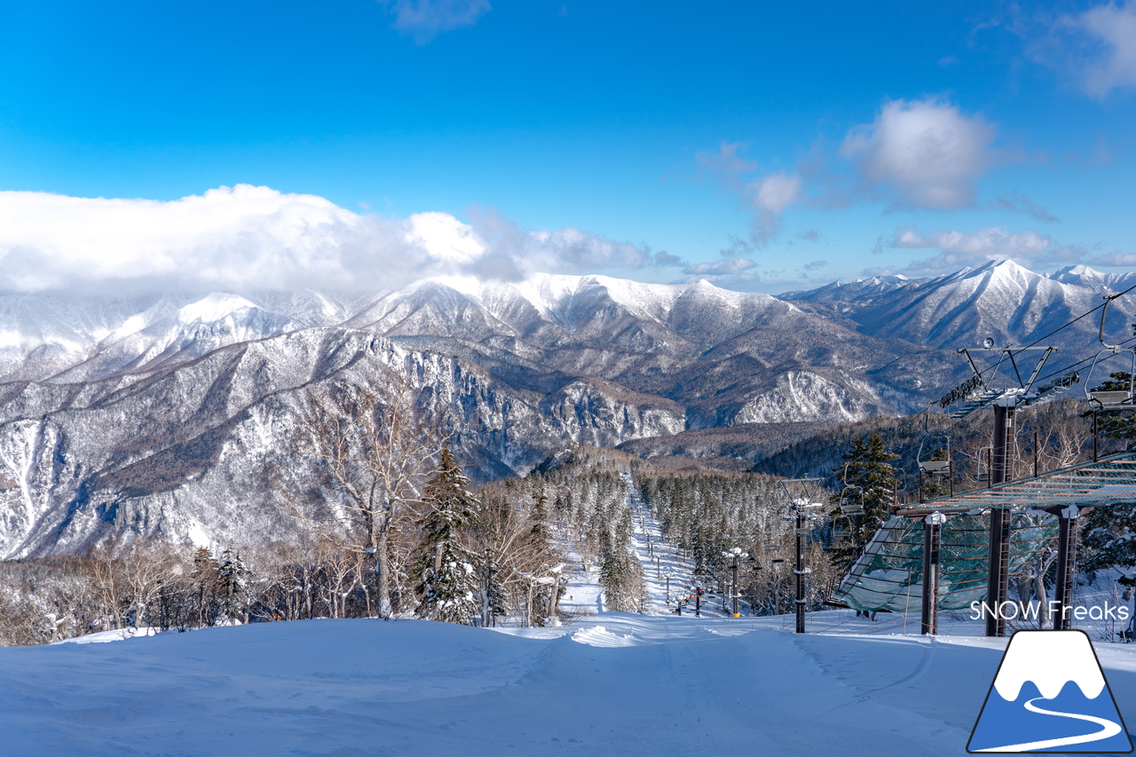 大雪山層雲峡・黒岳ロープウェイスキー場｜やっぱりここは別世界。標高1,520ｍのパウダーフィールド！